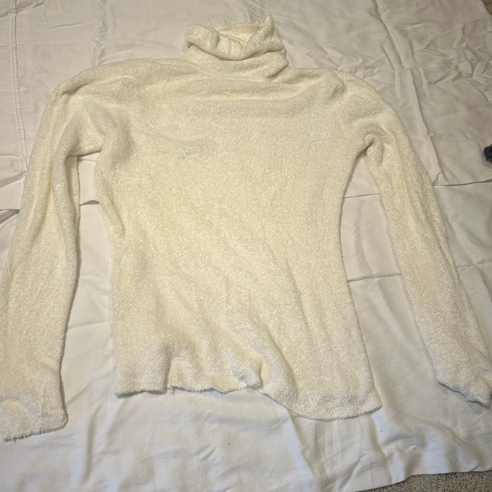Super soft white turtle neck